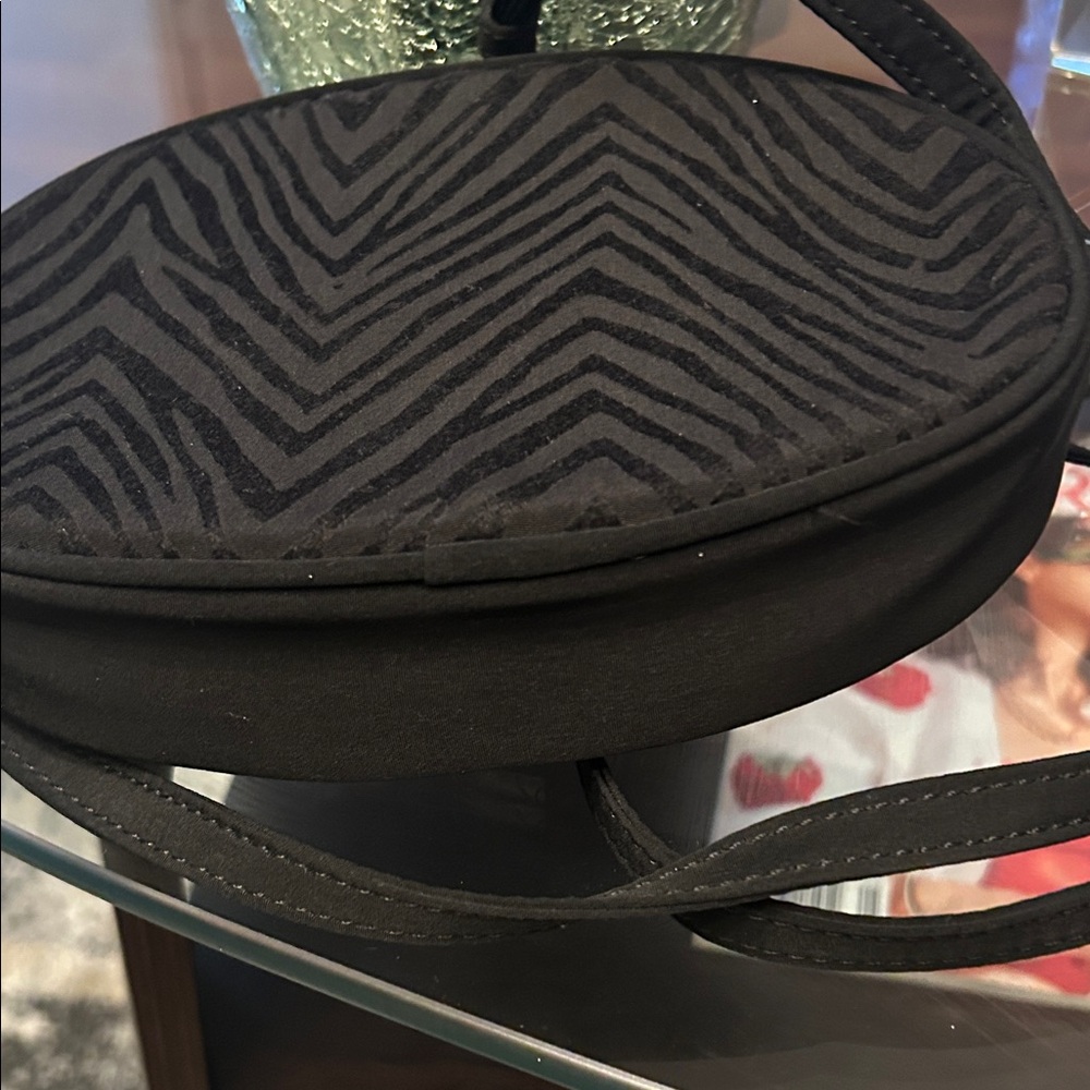 Vera Bradley Black Zebra Pattern small hand bag with long strap - Picture 4 of 5